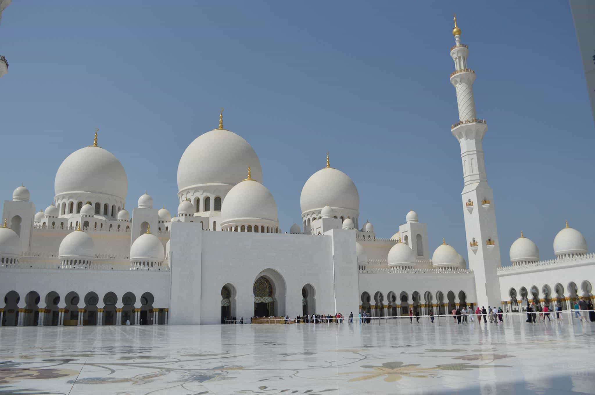 La Grande Moschea di Abu Dhabi