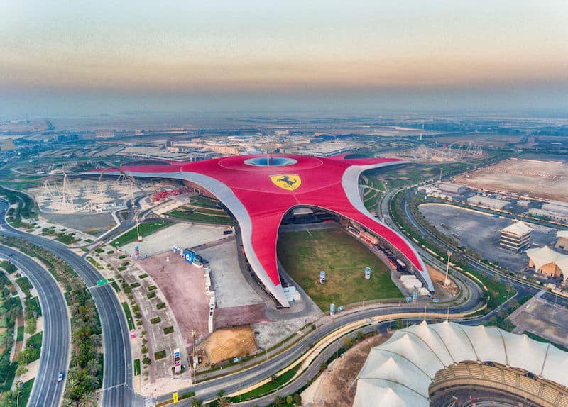 Il Ferrari World è l'attrazione principale di Yas Island