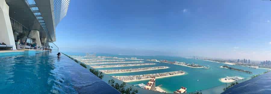 AURA Sky Pool bar Dubai, la piscina a sfioro più alta al mondo
